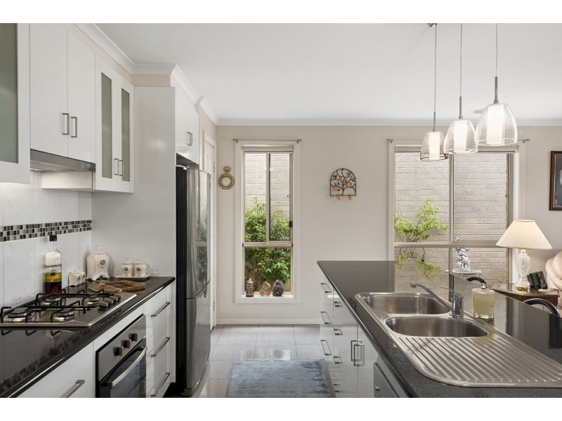 2 Seacrest Walk, St Leonards VIC 3223