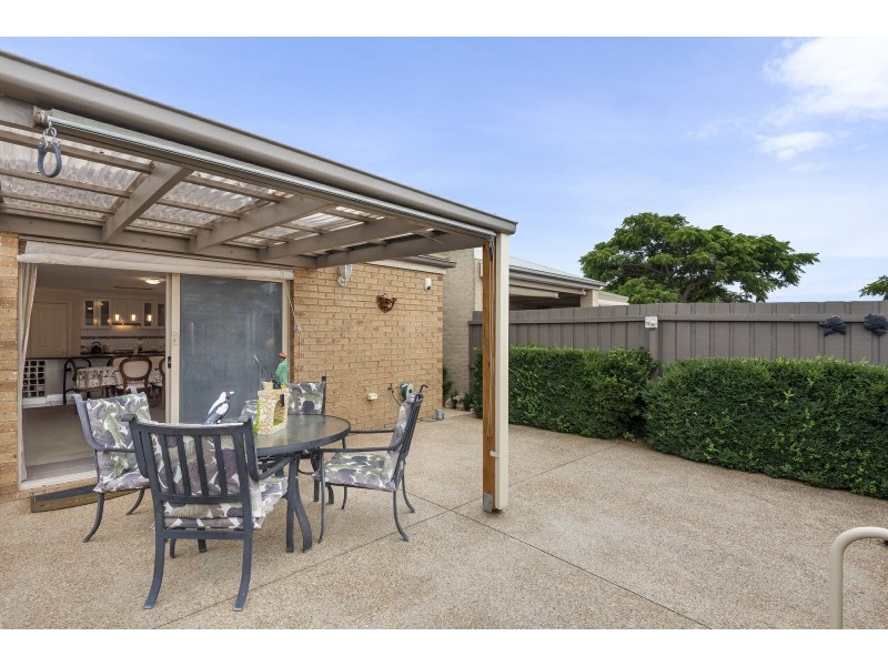 2 Seacrest Walk, St Leonards VIC 3223