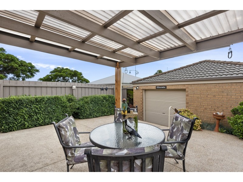 2 Seacrest Walk, St Leonards VIC 3223