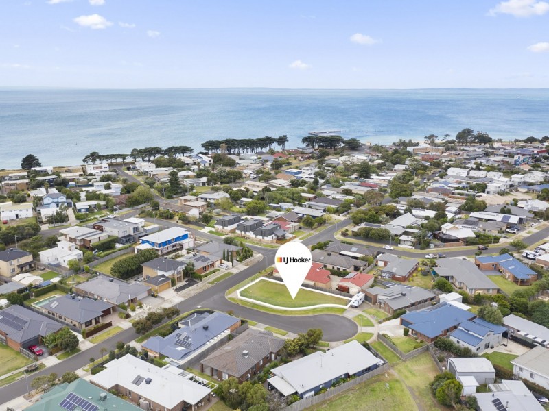 1-2 Coles Close, St Leonards VIC 3223