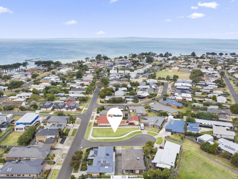 1-2 Coles Close, St Leonards VIC 3223