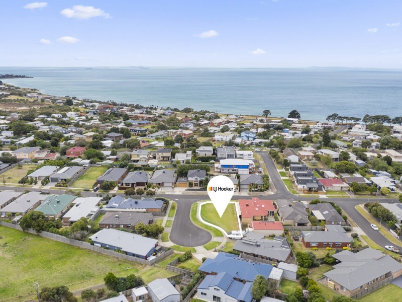 1-2 Coles Close, St Leonards VIC 3223