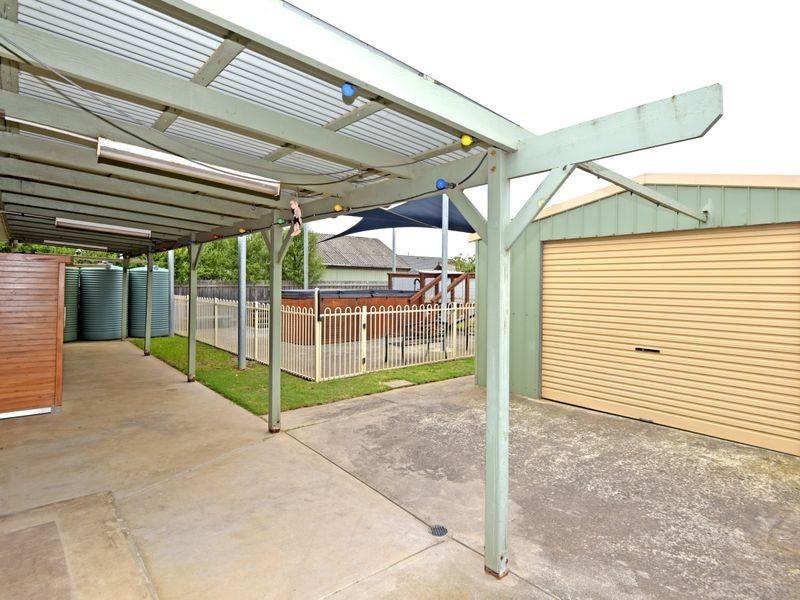 17 Henty Road, St Leonards VIC 3223