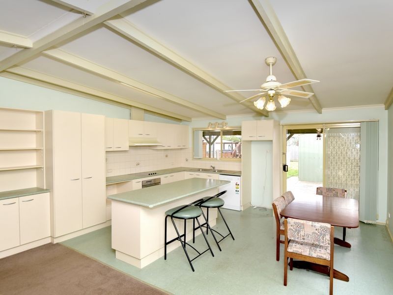 17 Henty Road, St Leonards VIC 3223