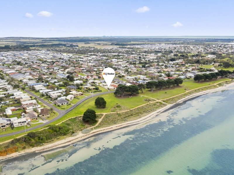 66 Bluff Road, St Leonards VIC 3223