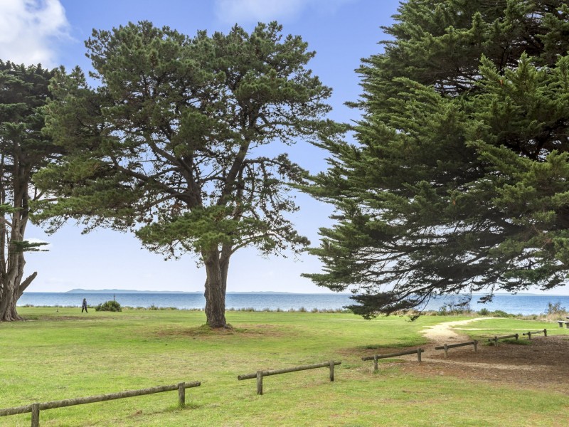 66 Bluff Road, St Leonards VIC 3223