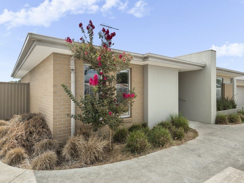 Unit 2/10 Hopetoun Street, St Leonards VIC 3223