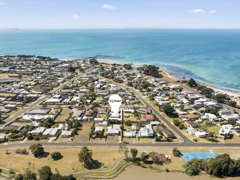 Unit 2/10 Hopetoun Street, St Leonards VIC 3223