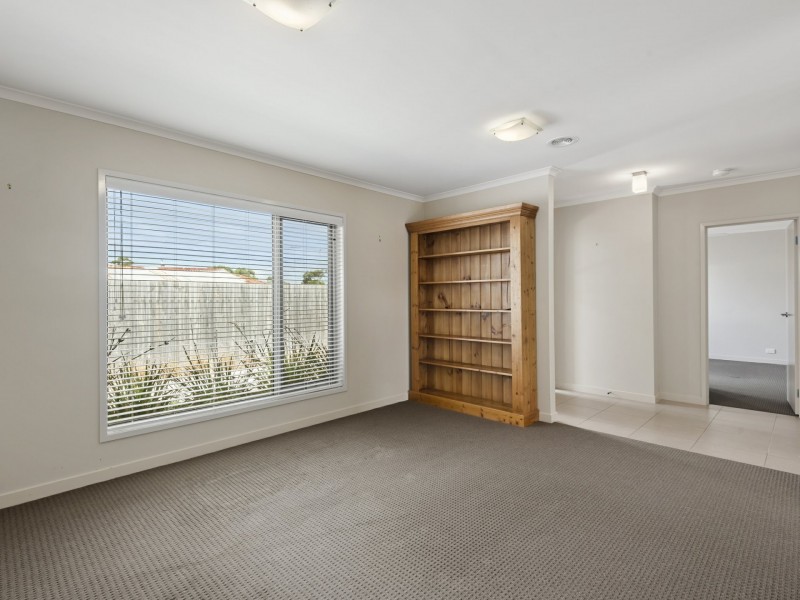 Unit 2/10 Hopetoun Street, St Leonards VIC 3223