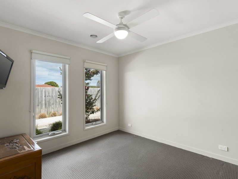 Unit 2/10 Hopetoun Street, St Leonards VIC 3223