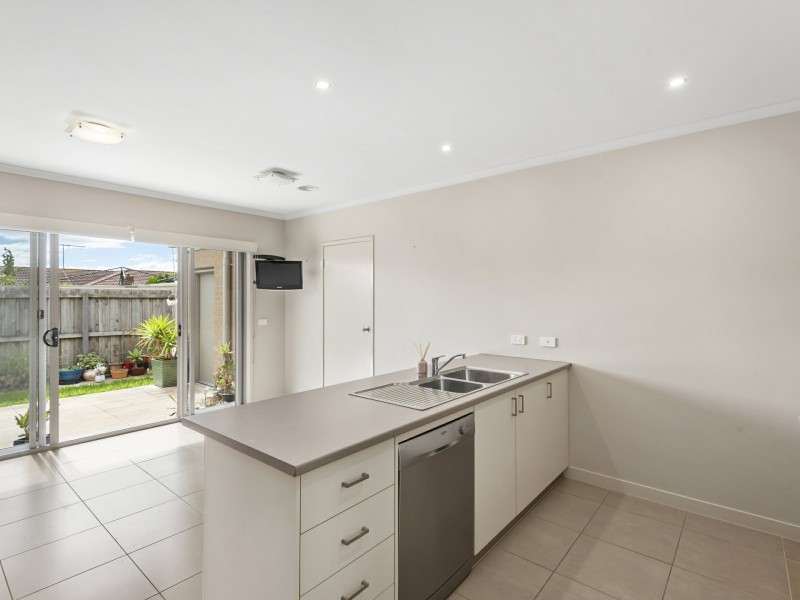 Unit 2/10 Hopetoun Street, St Leonards VIC 3223