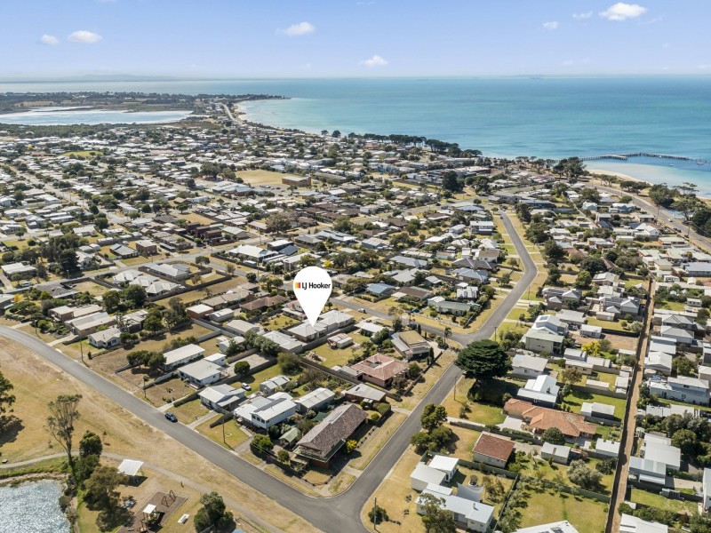 Unit 2/10 Hopetoun Street, St Leonards VIC 3223