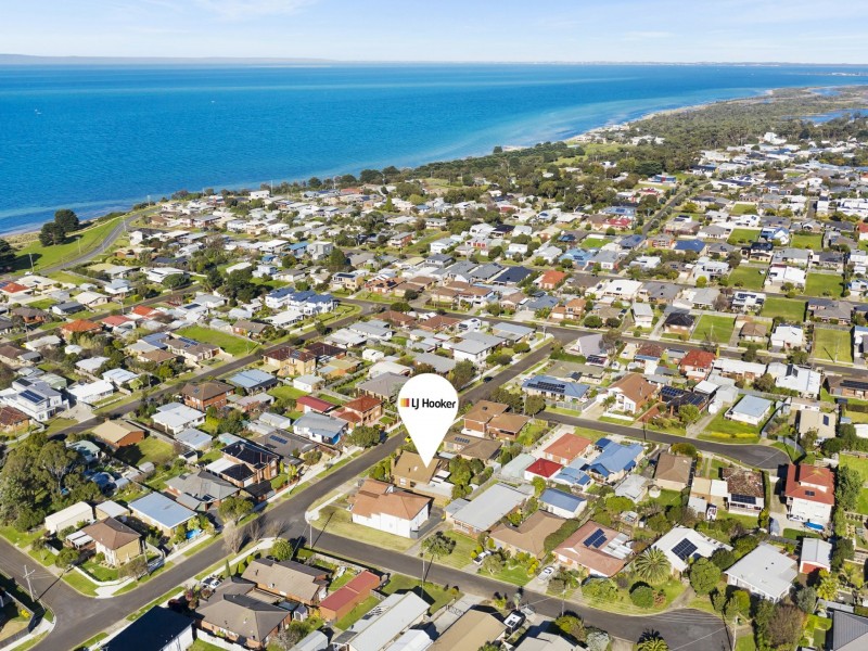 24 Horne Avenue, St Leonards VIC 3223