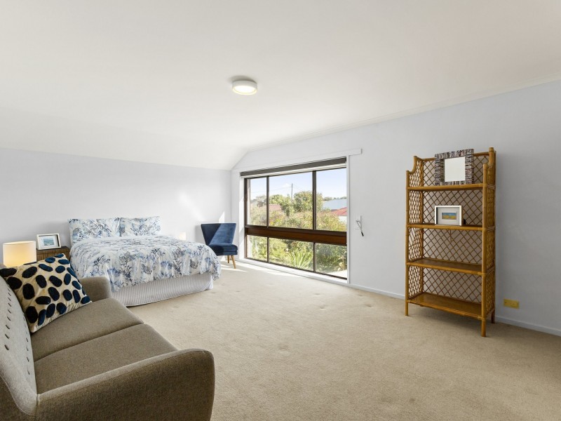 24 Horne Avenue, St Leonards VIC 3223