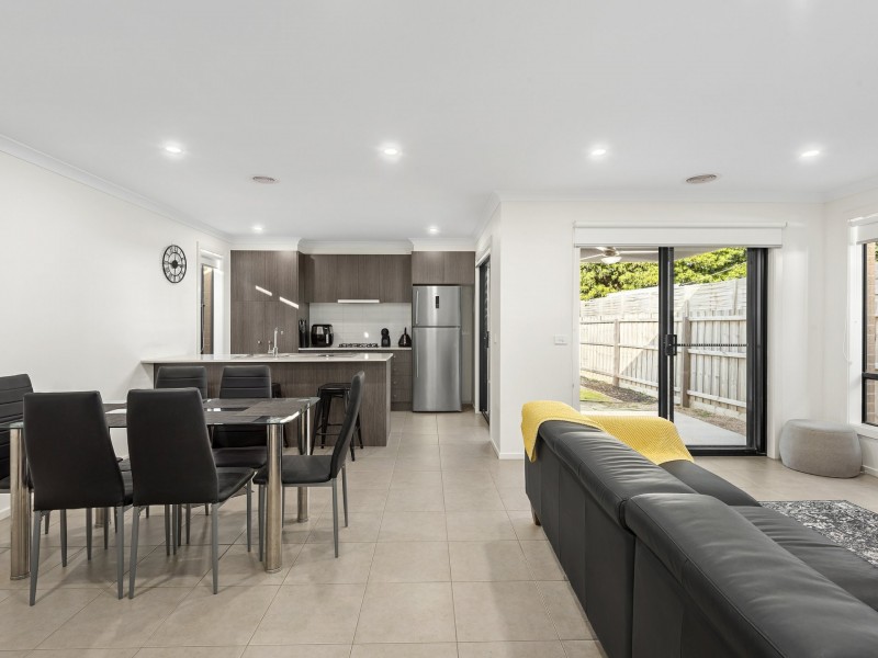 2/437 Ibbotson Street, St Leonards VIC 3223