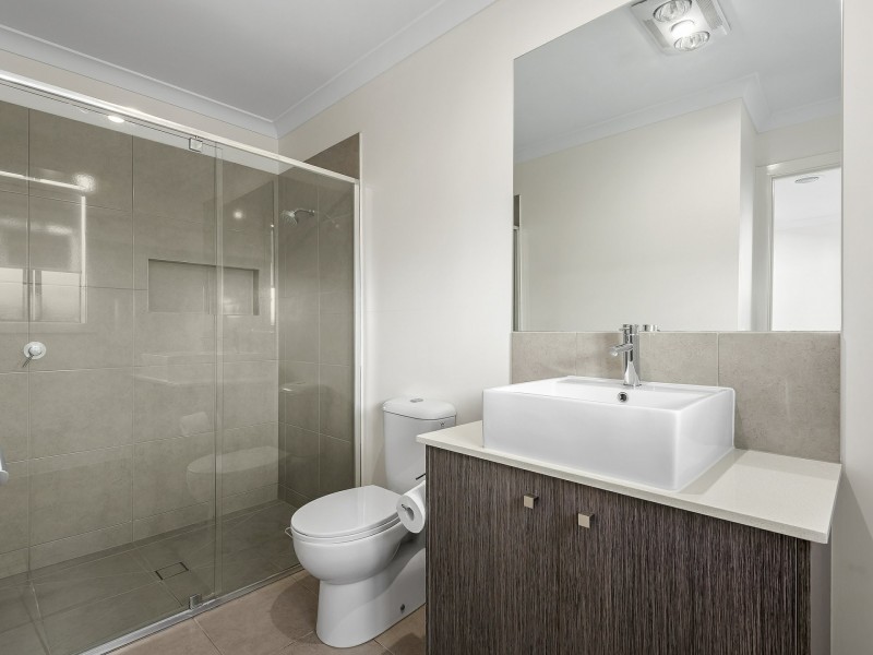 2/437 Ibbotson Street, St Leonards VIC 3223