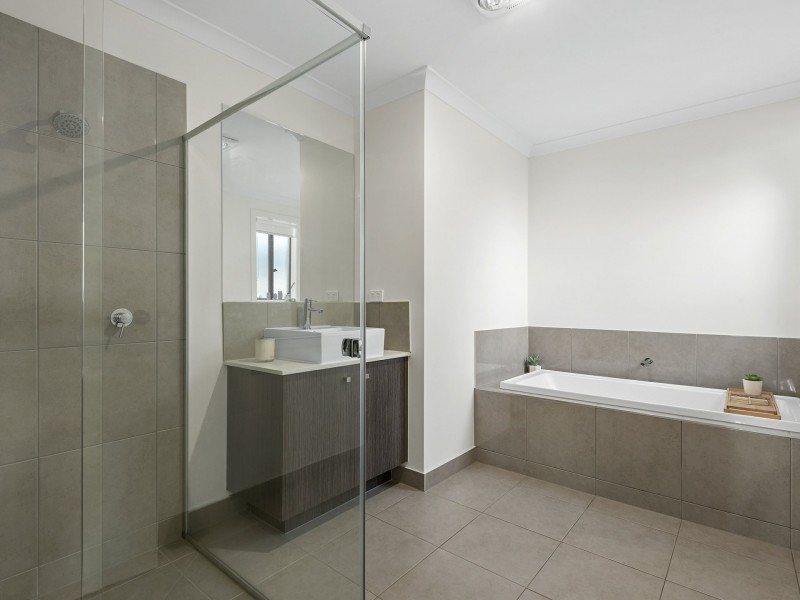 2/437 Ibbotson Street, St Leonards VIC 3223