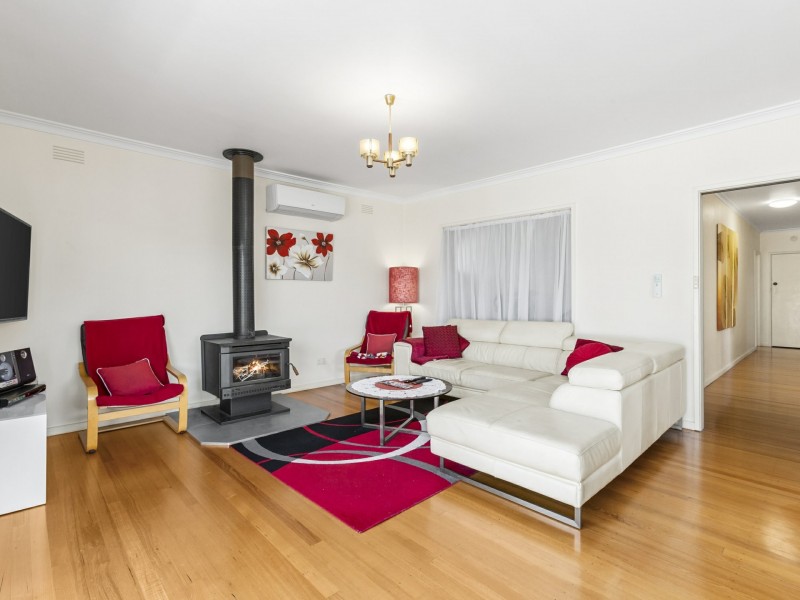 2 Coatsworth Avenue, St Leonards VIC 3223