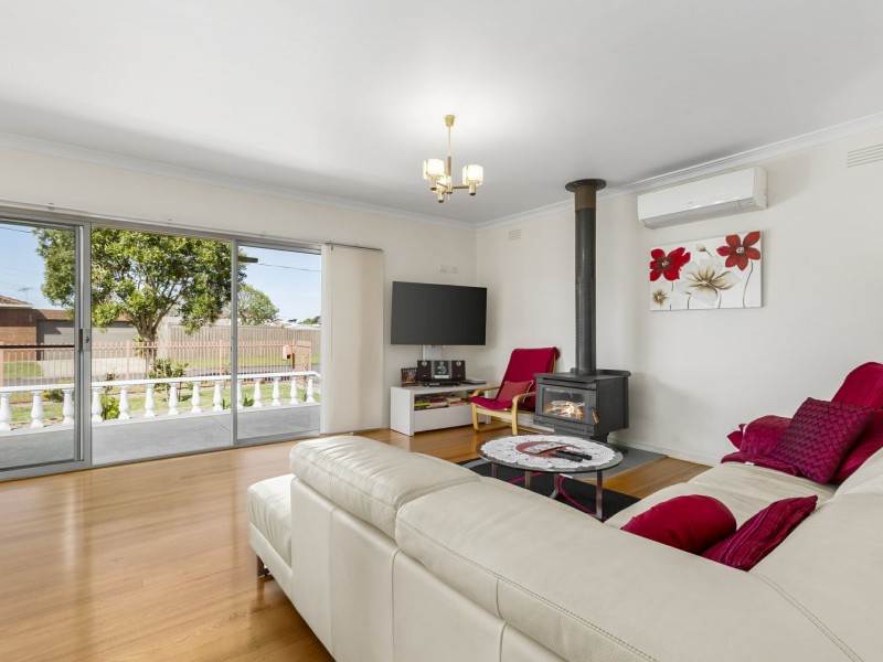 2 Coatsworth Avenue, St Leonards VIC 3223