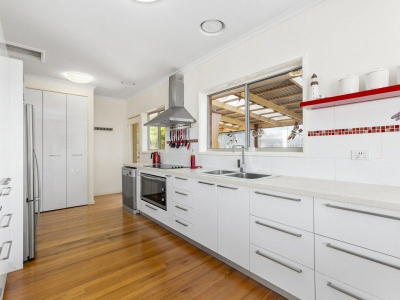 2 Coatsworth Avenue, St Leonards VIC 3223