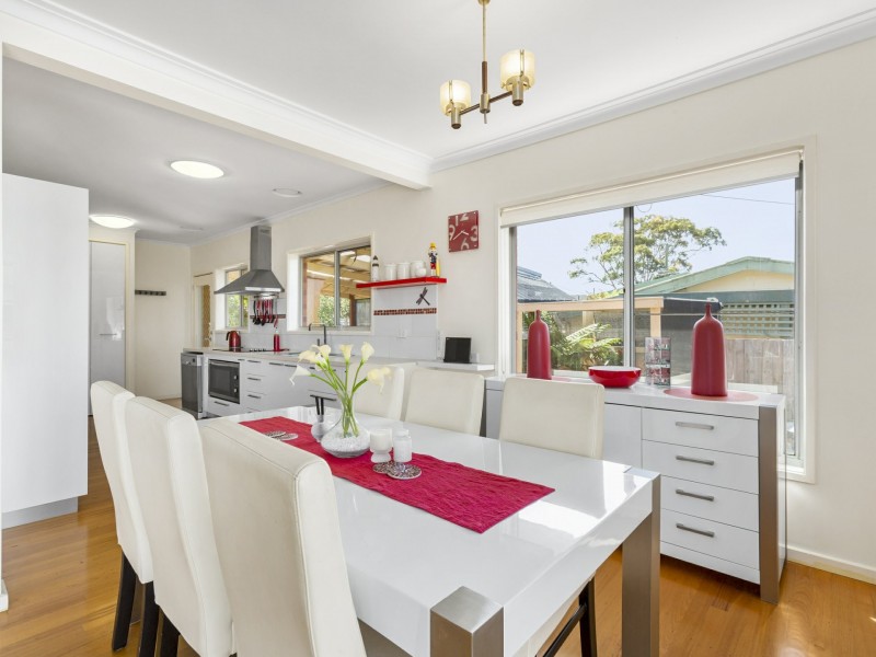 2 Coatsworth Avenue, St Leonards VIC 3223