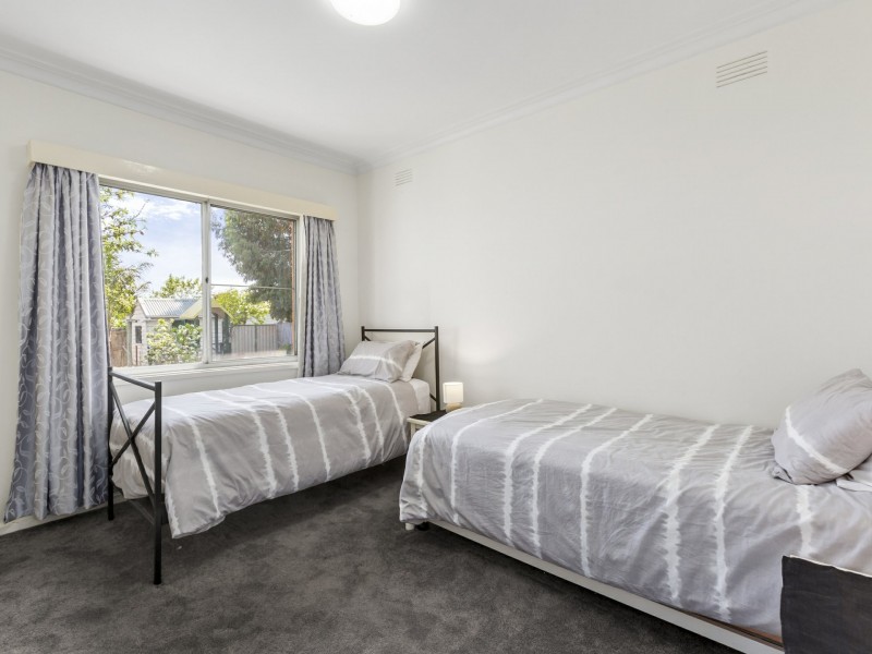 2 Coatsworth Avenue, St Leonards VIC 3223