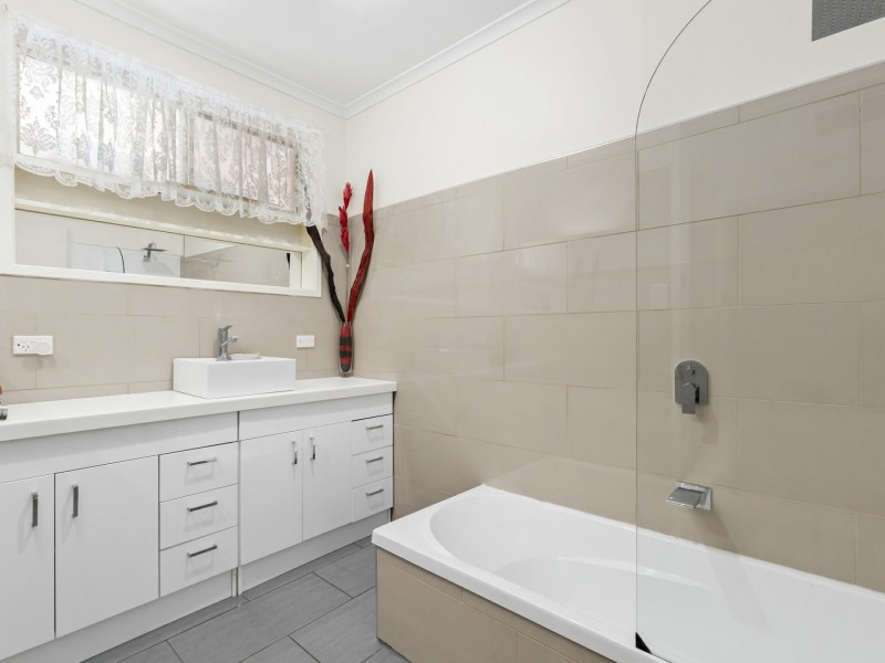2 Coatsworth Avenue, St Leonards VIC 3223