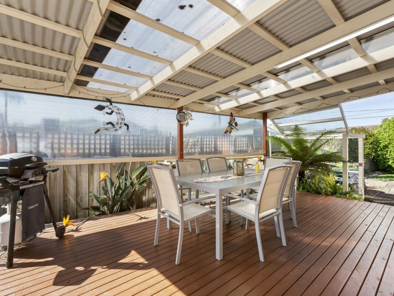 2 Coatsworth Avenue, St Leonards VIC 3223