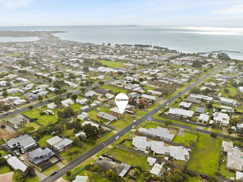 Unit 1/42 Dudley Parade, St Leonards VIC 3223