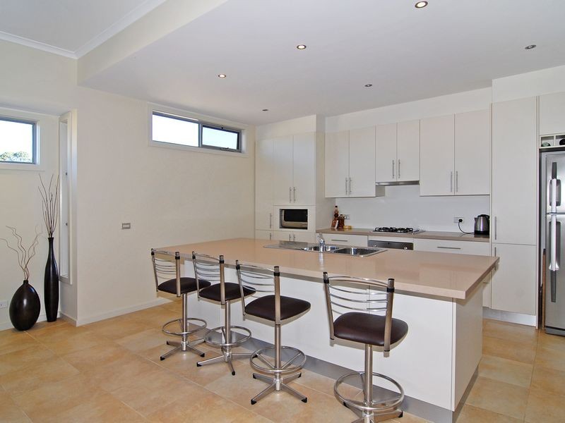 1/27 Bayside Avenue, St Leonards VIC 3223