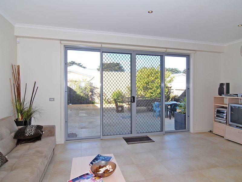 1/27 Bayside Avenue, St Leonards VIC 3223