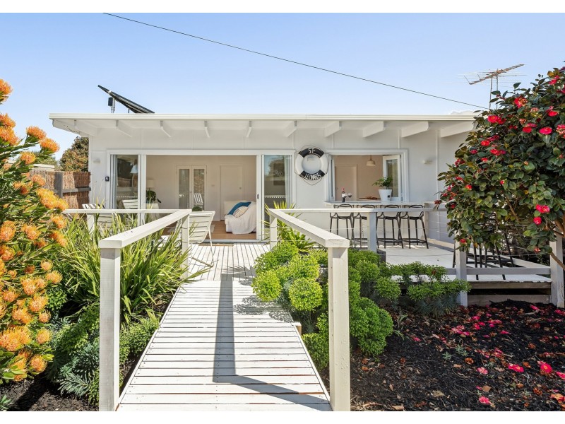 1/6 Narvik Avenue, St Leonards VIC 3223