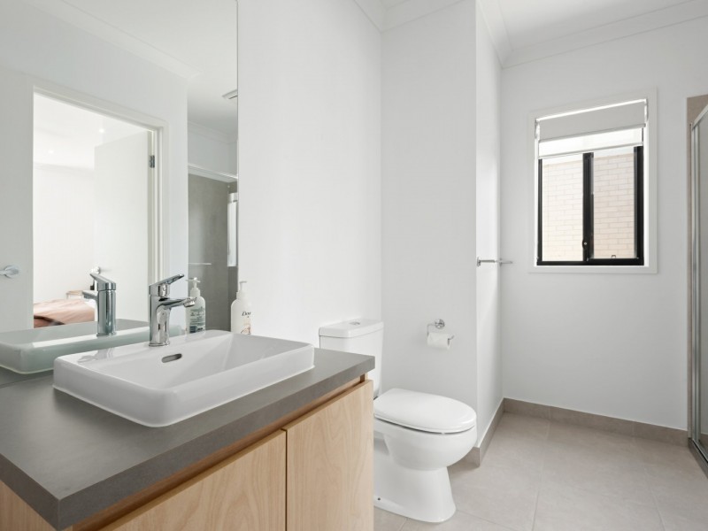 8 Port Deakin Street, St Leonards VIC 3223