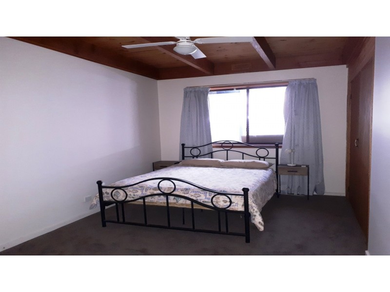 5 First Avenue, St Leonards VIC 3223
