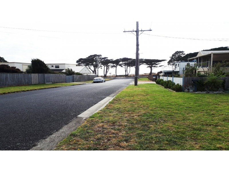 5 First Avenue, St Leonards VIC 3223