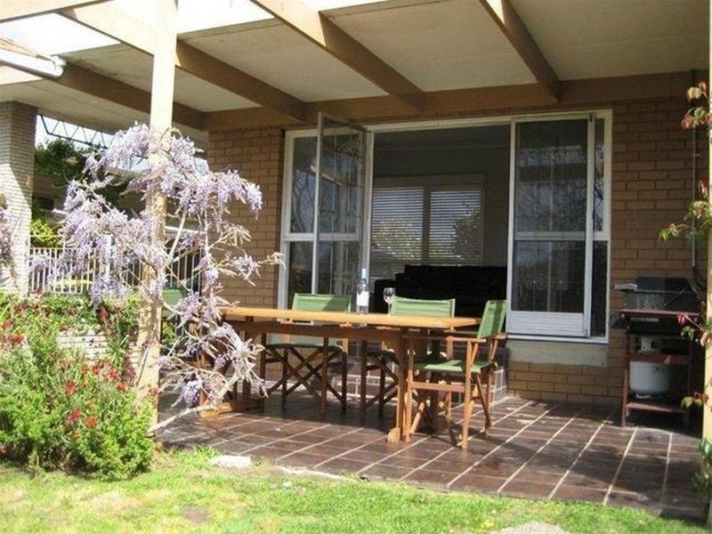 12 Gilbert Street, St Leonards VIC 3223