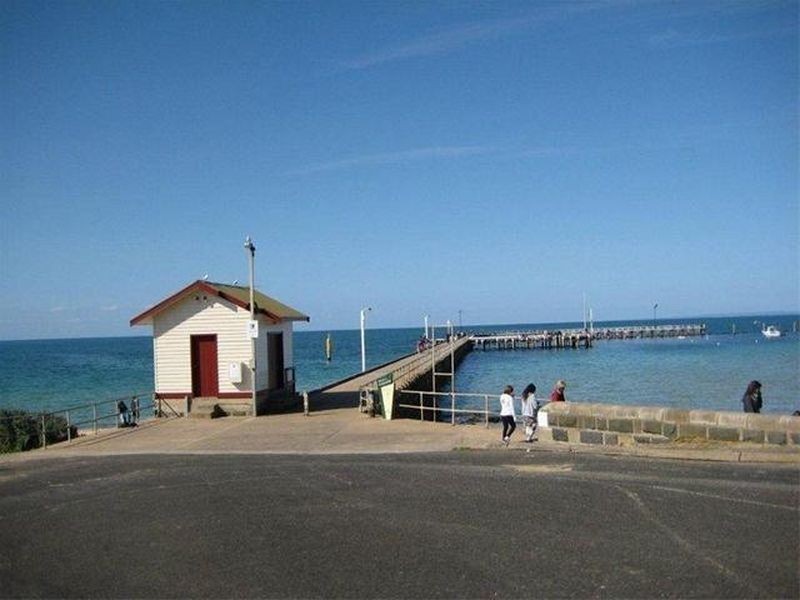 12 Gilbert Street, St Leonards VIC 3223