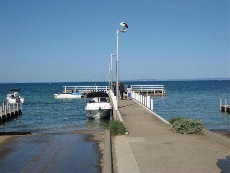 12 Gilbert Street, St Leonards VIC 3223