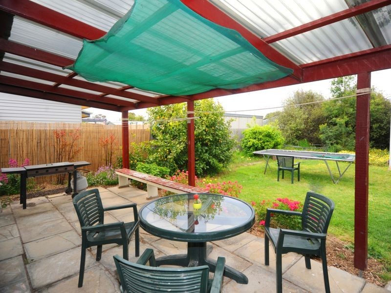 11 Coatsworth Avenue, St Leonards VIC 3223