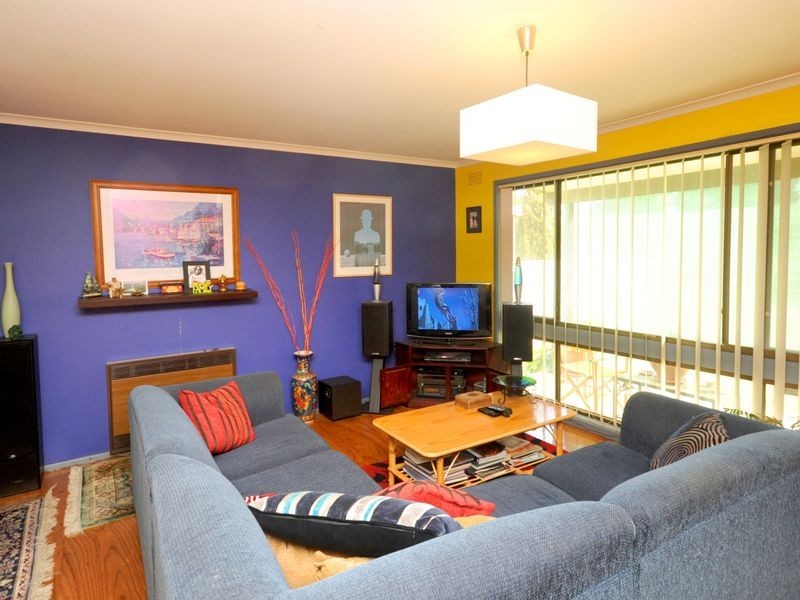 11 Coatsworth Avenue, St Leonards VIC 3223