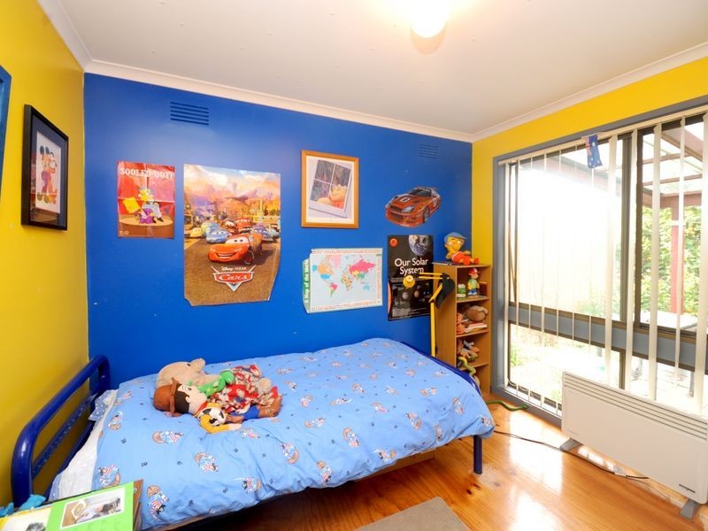 11 Coatsworth Avenue, St Leonards VIC 3223