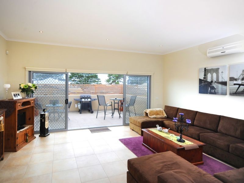 Unit 2/27 Bayside Avenue, St Leonards VIC 3223