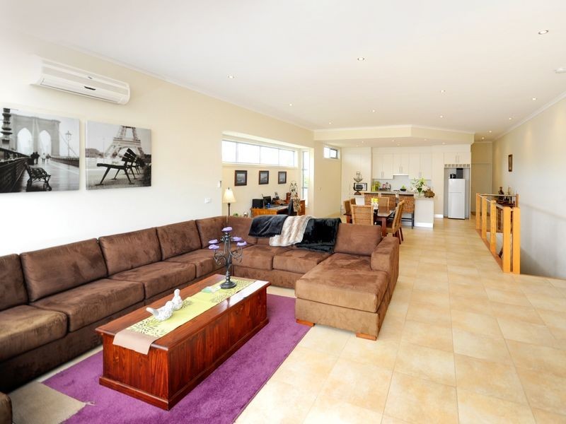 Unit 2/27 Bayside Avenue, St Leonards VIC 3223