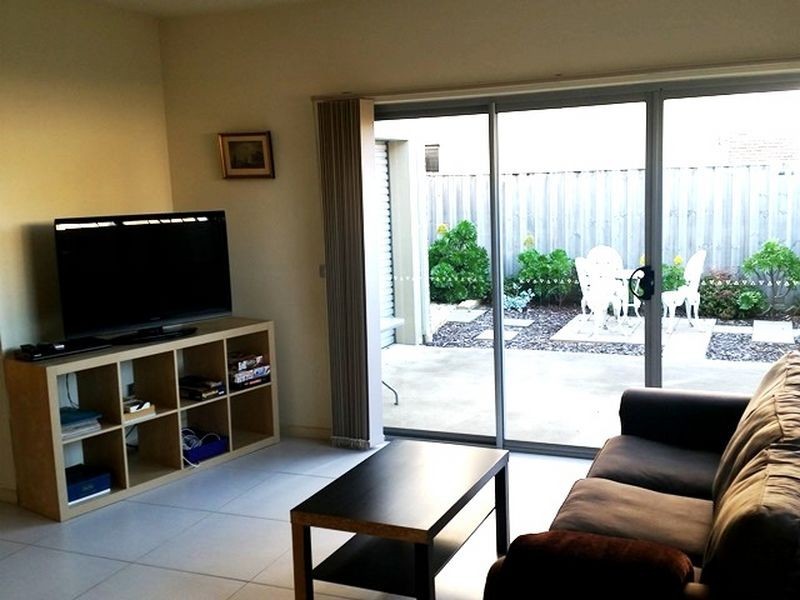 2/1353 Murradoc Road, St Leonards VIC 3223