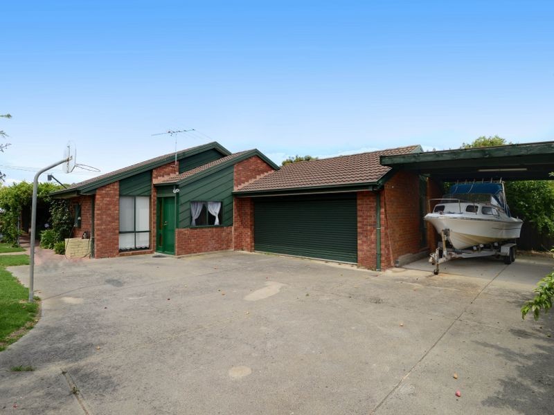 24 Thomson Boulevard, St Leonards VIC 3223