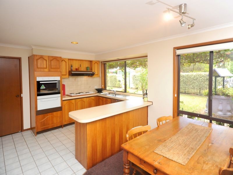 24 Thomson Boulevard, St Leonards VIC 3223