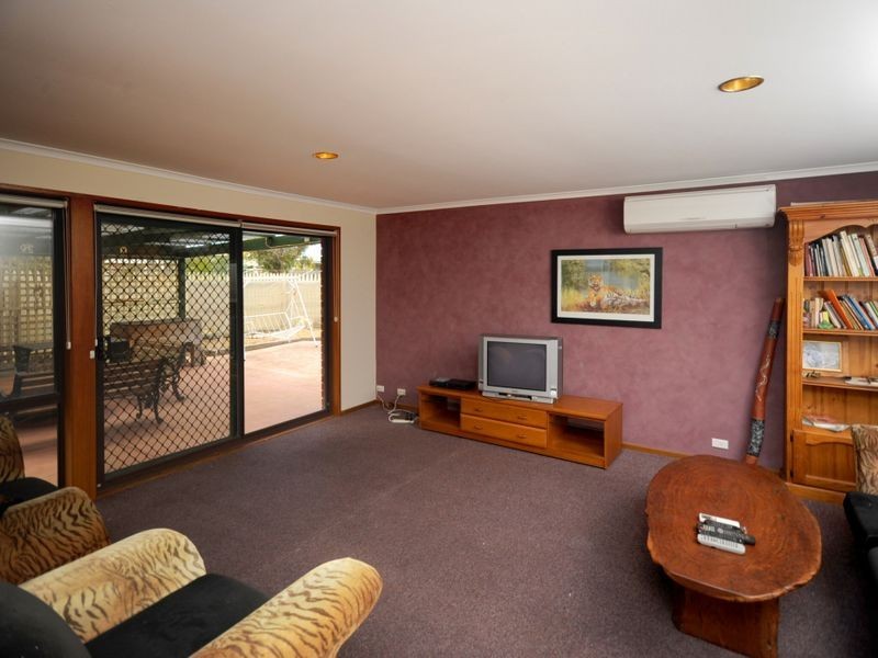 24 Thomson Boulevard, St Leonards VIC 3223