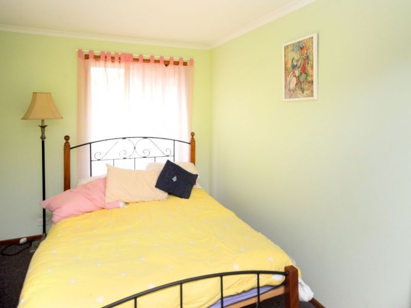 24 Thomson Boulevard, St Leonards VIC 3223