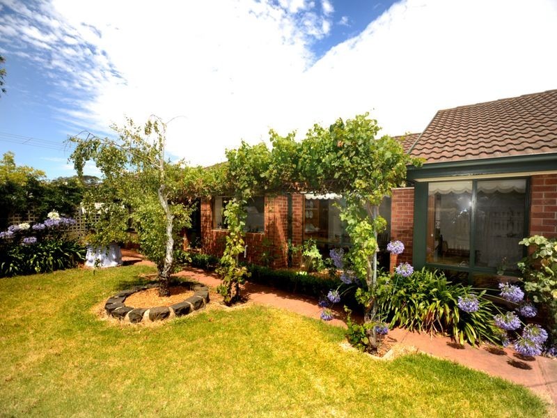 24 Thomson Boulevard, St Leonards VIC 3223