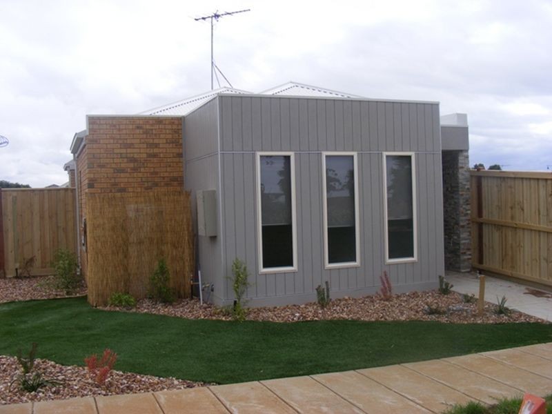 10 Seacrest Walk, St Leonards VIC 3223